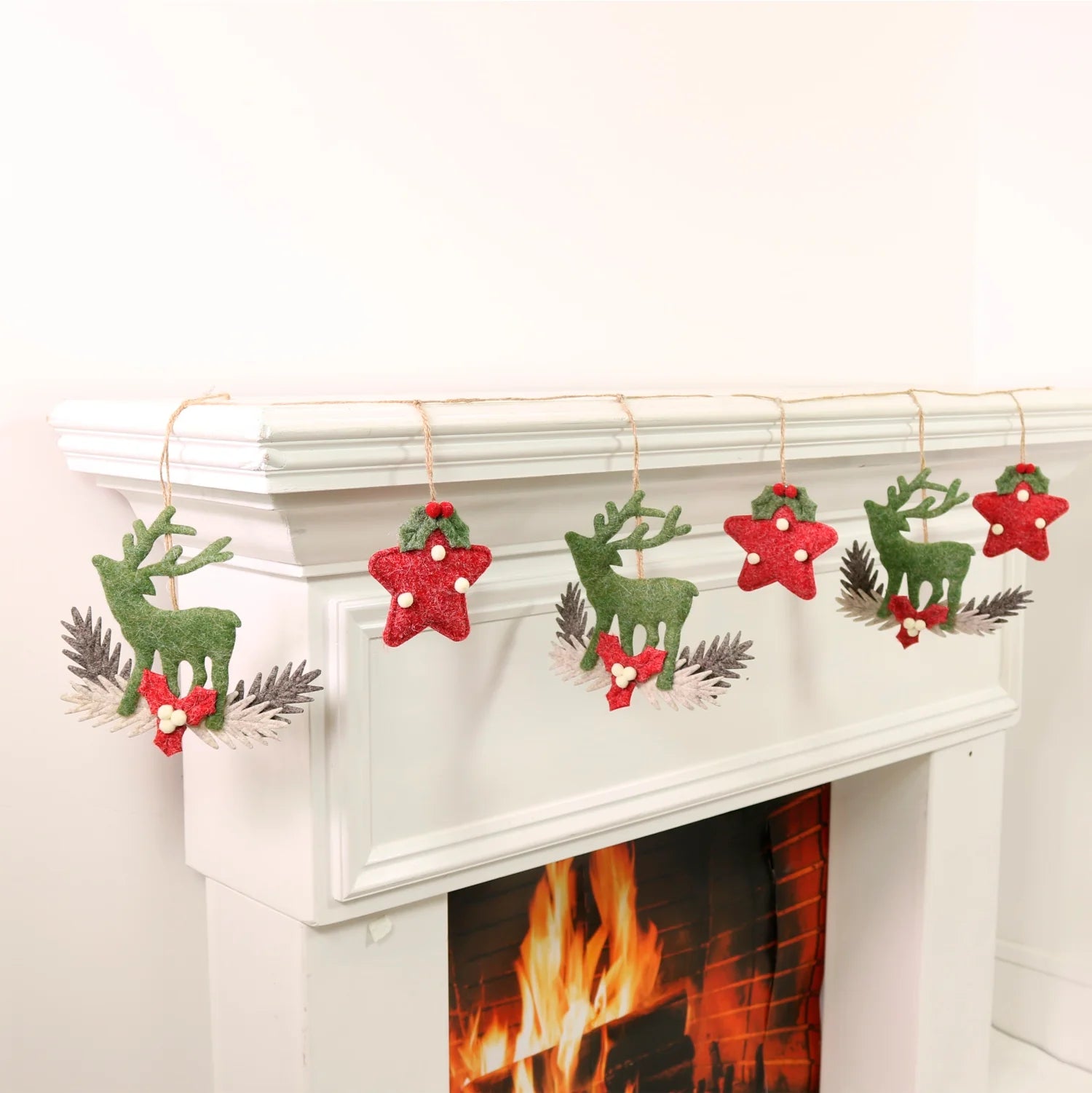 Festive Reindeer & Star String Garland