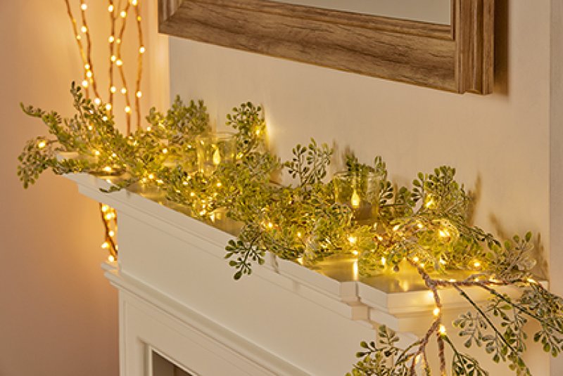 1.8m Lit Evergreen Garland with Cones and 120 Warm White Microbrights LED